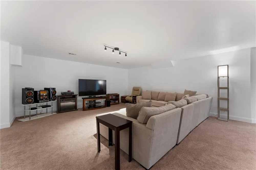 10130 Peaks Parkway Milton, GA 30004