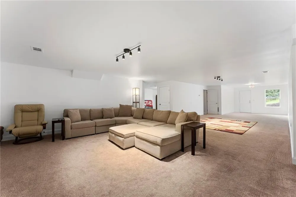 10130 Peaks Parkway Milton, GA 30004