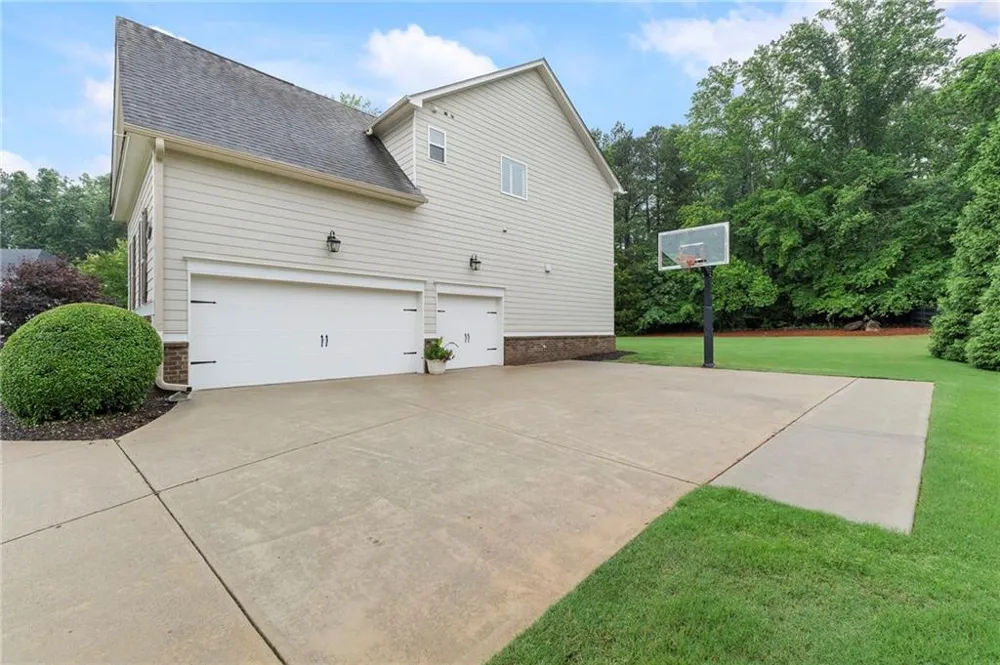 10130 Peaks Parkway Milton, GA 30004