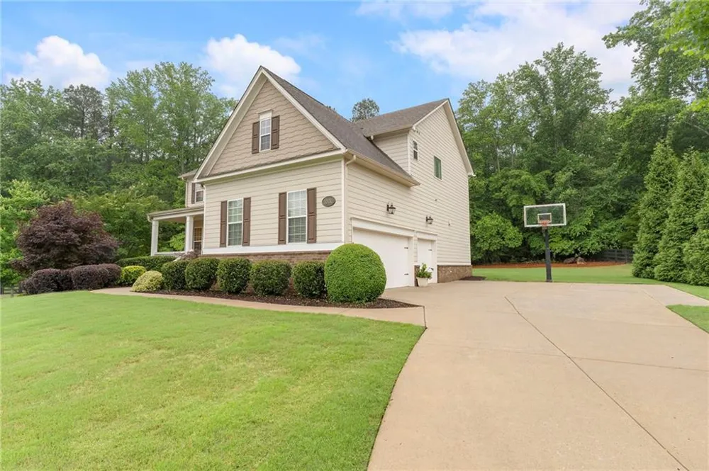 10130 Peaks Parkway Milton, GA 30004