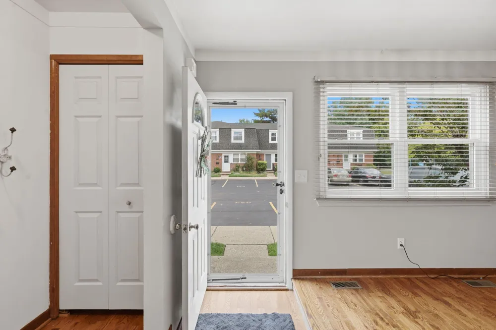 45168 Kensington Street Utica City, MI 48317