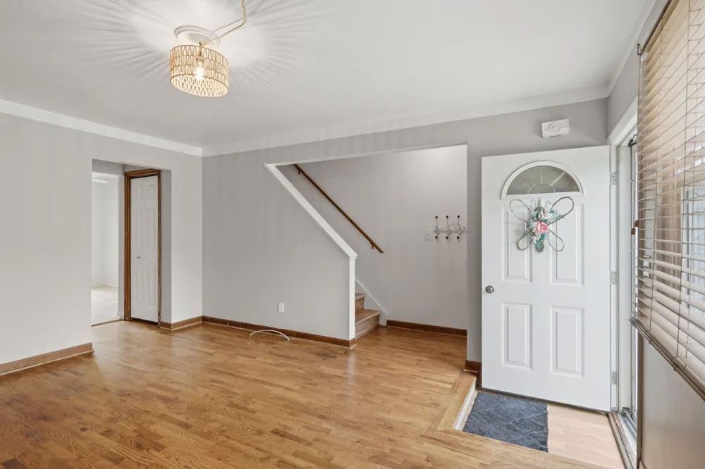 45168 Kensington Street Utica City, MI 48317