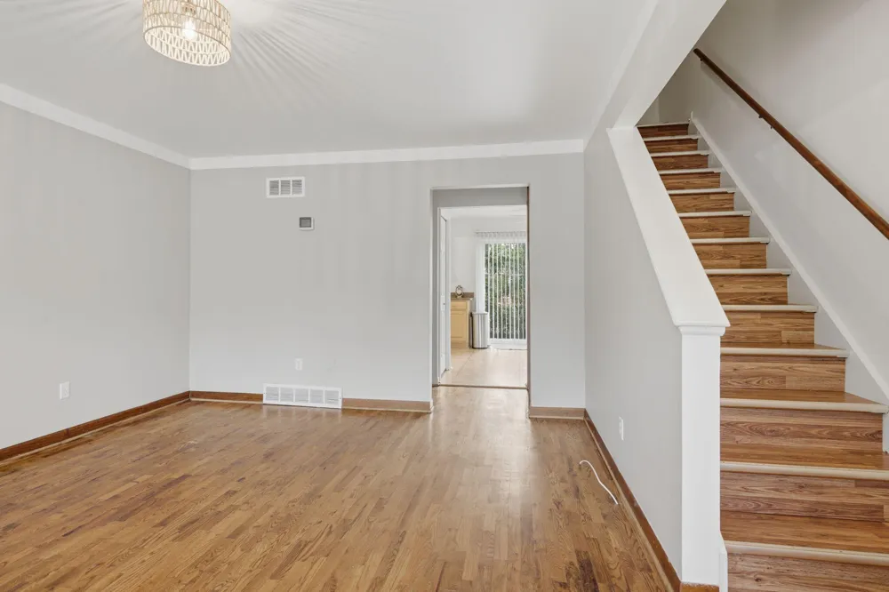 45168 Kensington Street Utica City, MI 48317