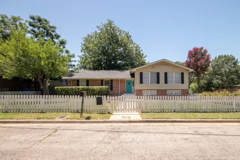 2325 Lake Ridge Circle