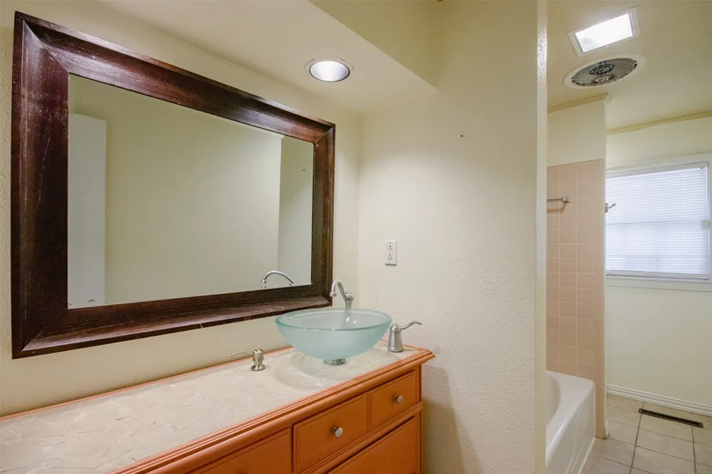 2325 Lake Ridge Circle Waco, TX 76710