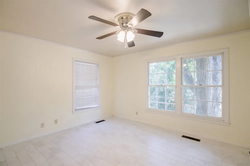 2325 Lake Ridge Circle Waco, TX 76710