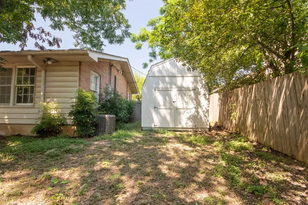 2325 Lake Ridge Circle Waco, TX 76710