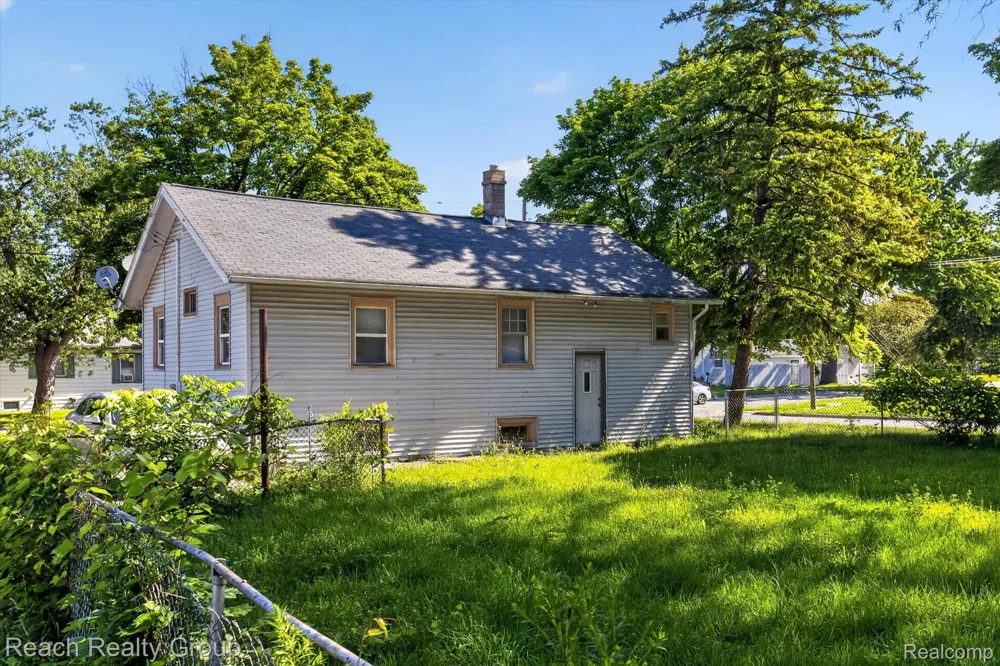 1603 COOPER AVENUE Saginaw City, MI 48602