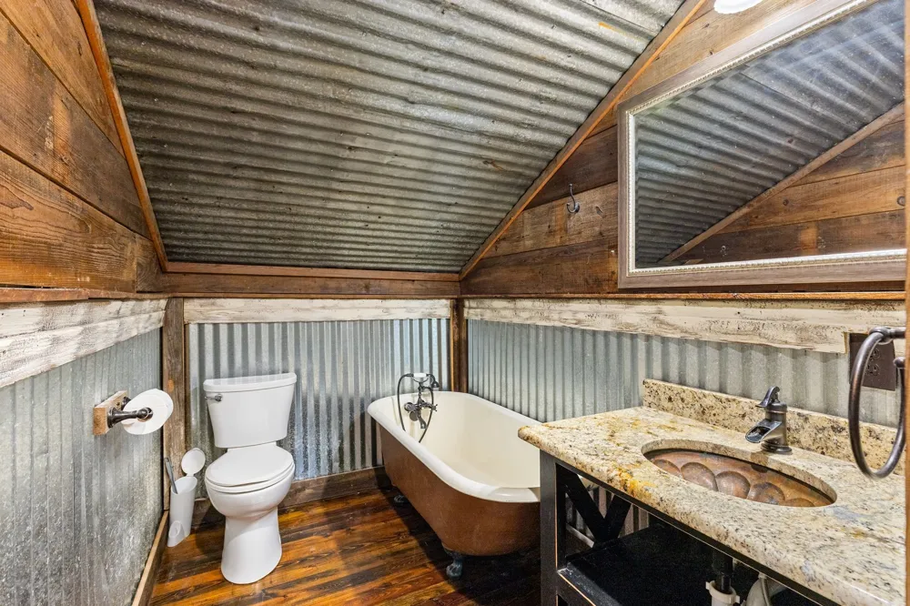 2631 County Road 2400 Pickton, TX 75471