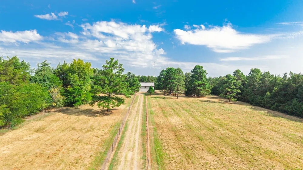 2631 County Road 2400 Pickton, TX 75471