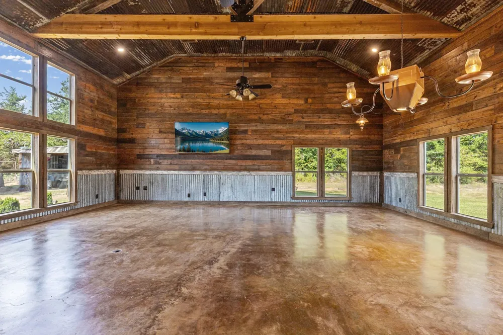 2631 County Road 2400 Pickton, TX 75471