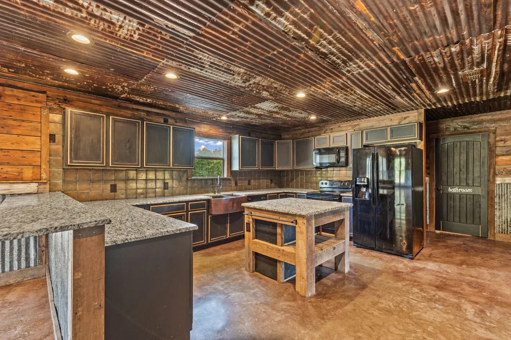 2631 County Road 2400 Pickton, TX 75471