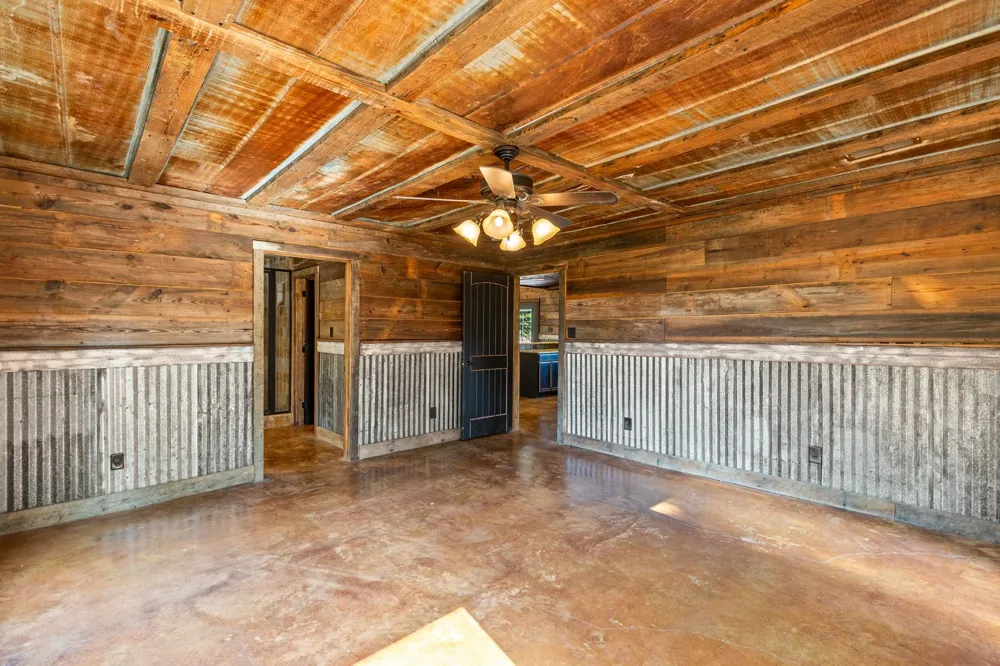 2631 County Road 2400 Pickton, TX 75471