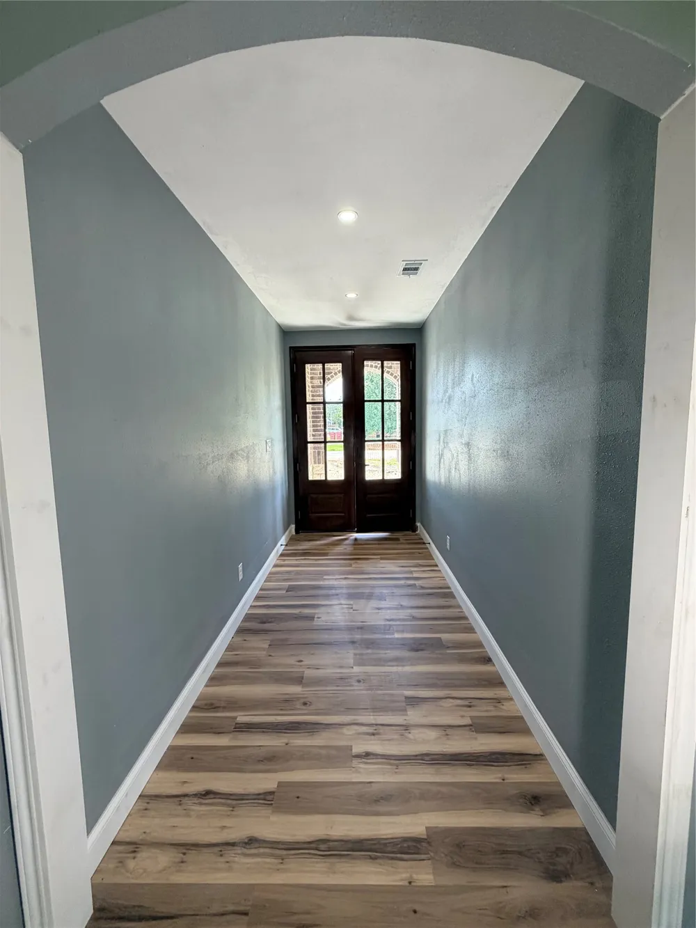 302 E Travis Street Leonard, TX 75452