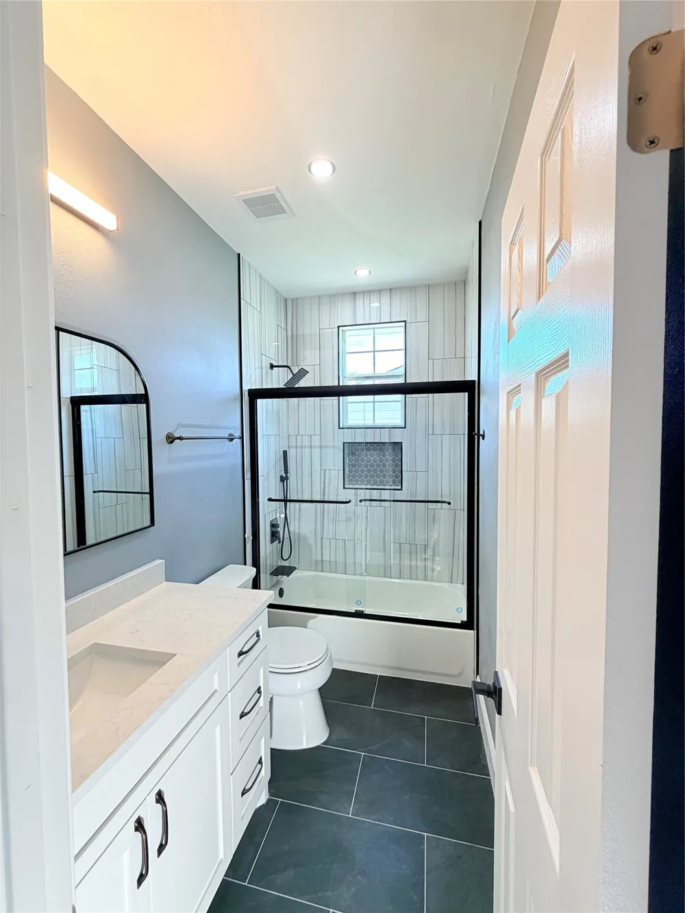 302 E Travis Street Leonard, TX 75452