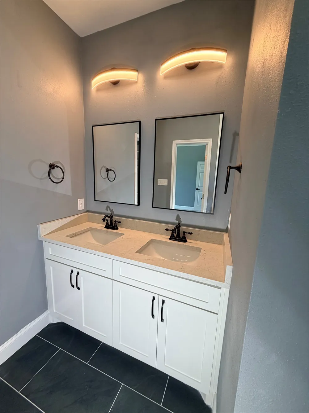 302 E Travis Street Leonard, TX 75452