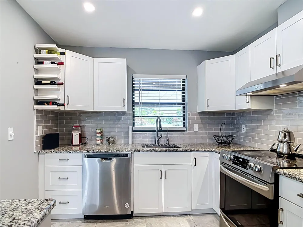 1716 LAKESIDE DRIVE #1714B Venice, FL 34293