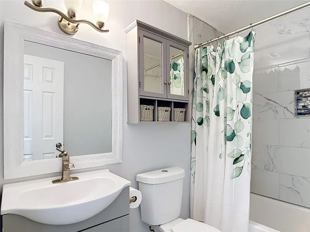 1716 LAKESIDE DRIVE #1714B Venice, FL 34293