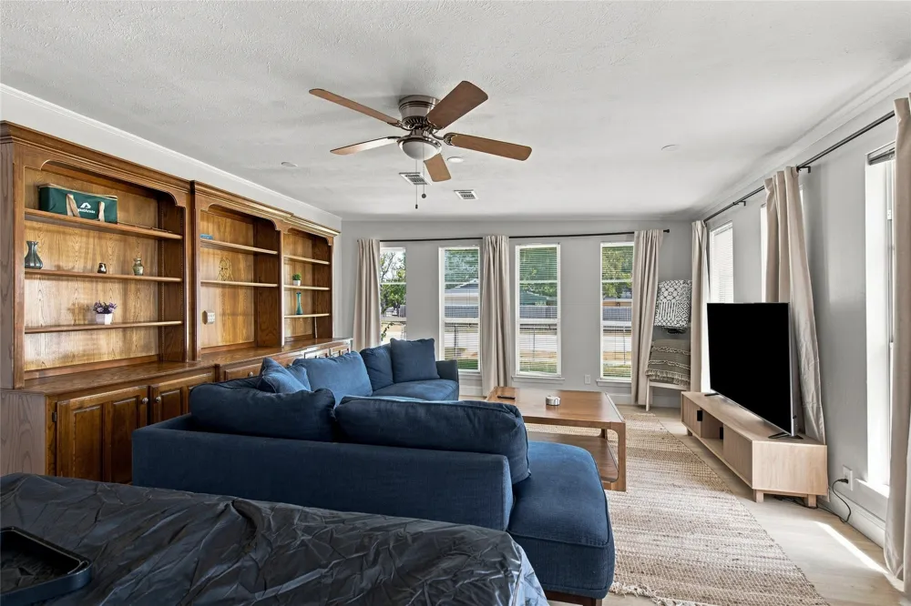 5130 Vicki Street Haltom City, TX 76117