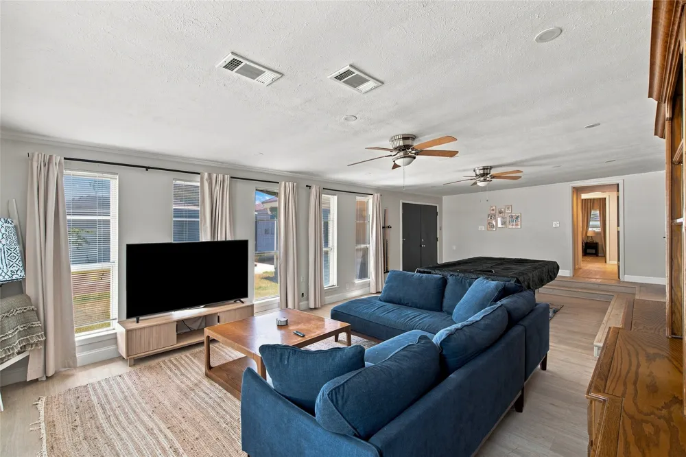 5130 Vicki Street Haltom City, TX 76117