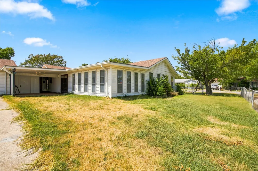 5130 Vicki Street Haltom City, TX 76117