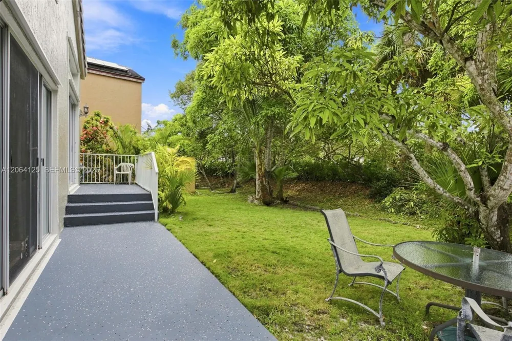 15650 NW 12th Ct Pembroke Pines, FL 33028