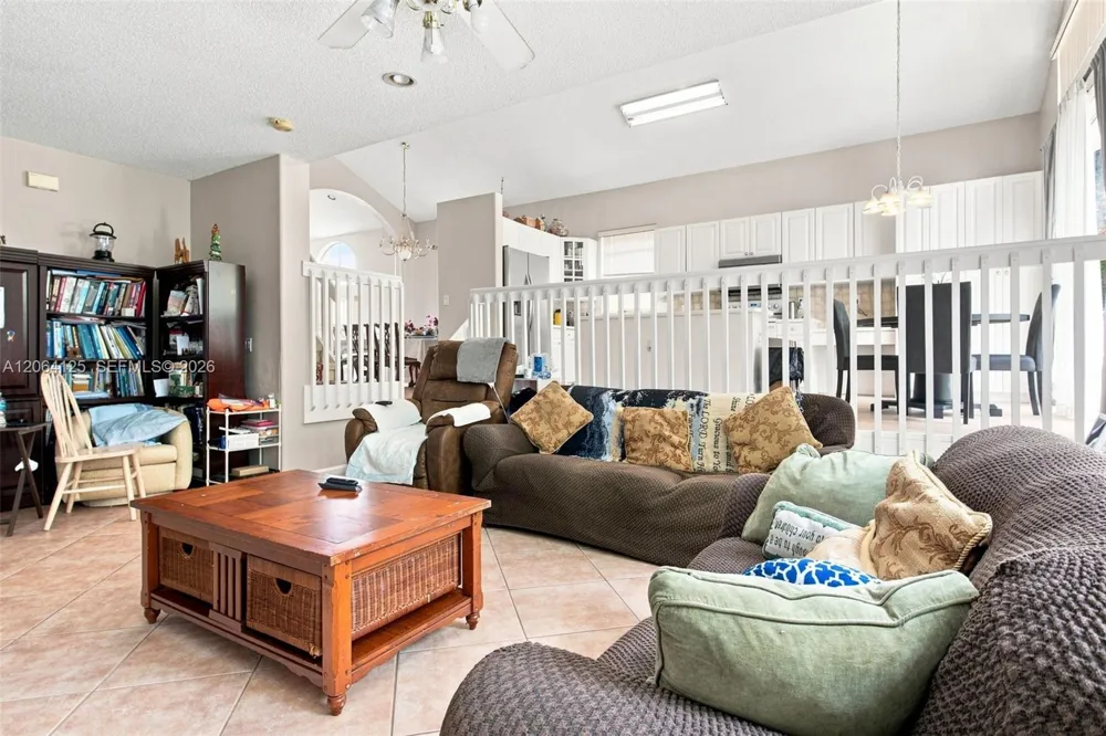 15650 NW 12th Ct Pembroke Pines, FL 33028