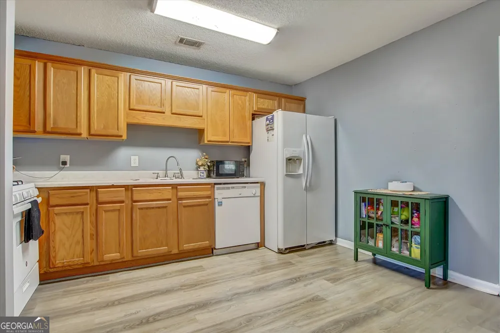 339 Regal RD Jackson, GA 30233
