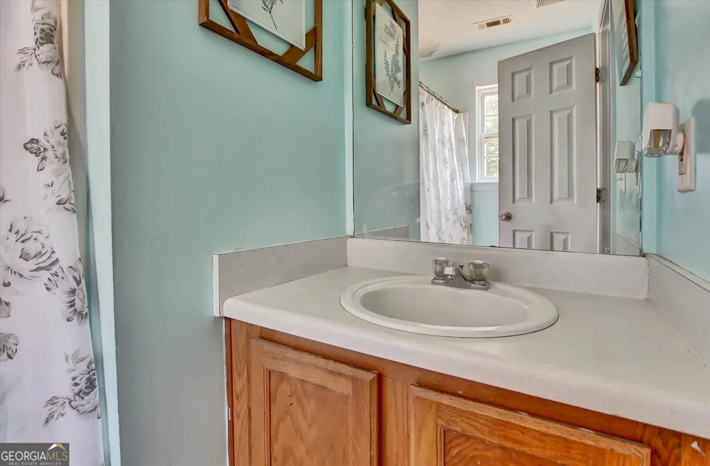 339 Regal RD Jackson, GA 30233