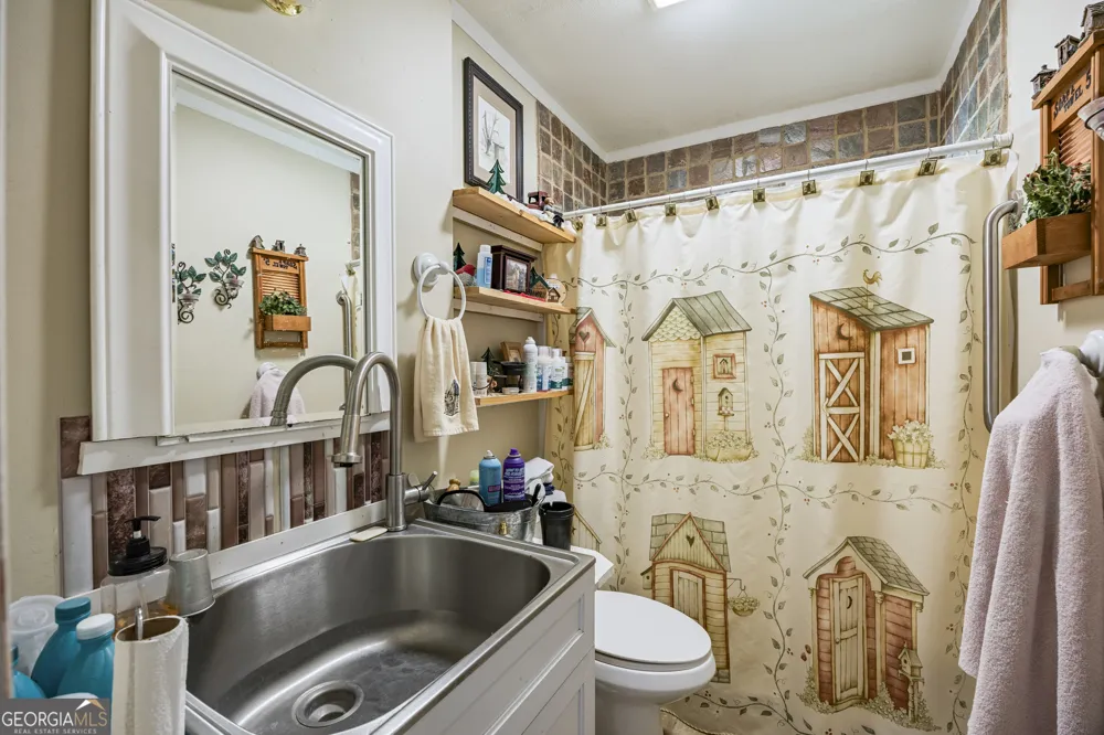 151 Ginn ST Carnesville, GA 30521
