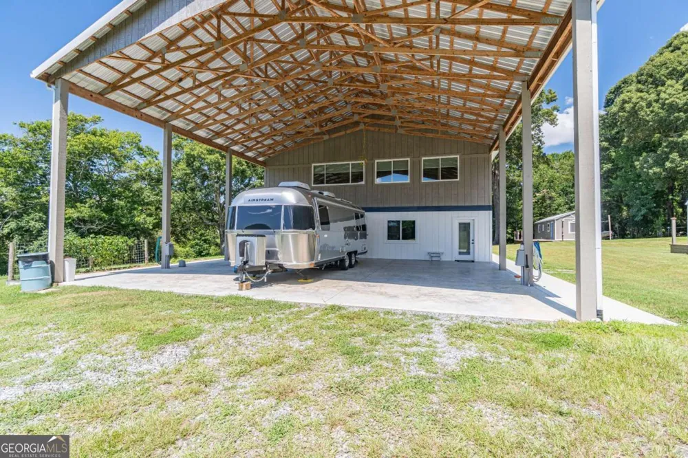2003 Highway 323 Gillsville, GA 30543