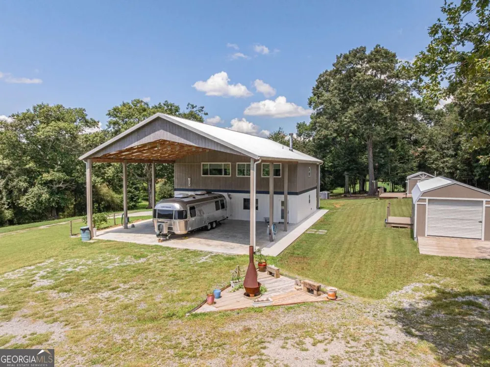 2003 Highway 323 Gillsville, GA 30543