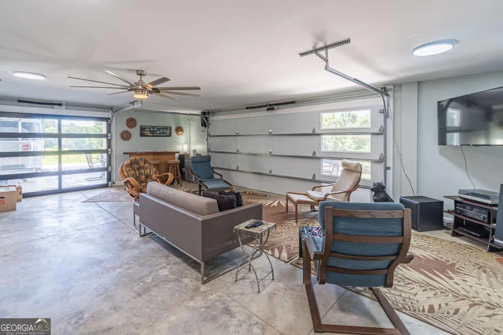2003 Highway 323 Gillsville, GA 30543