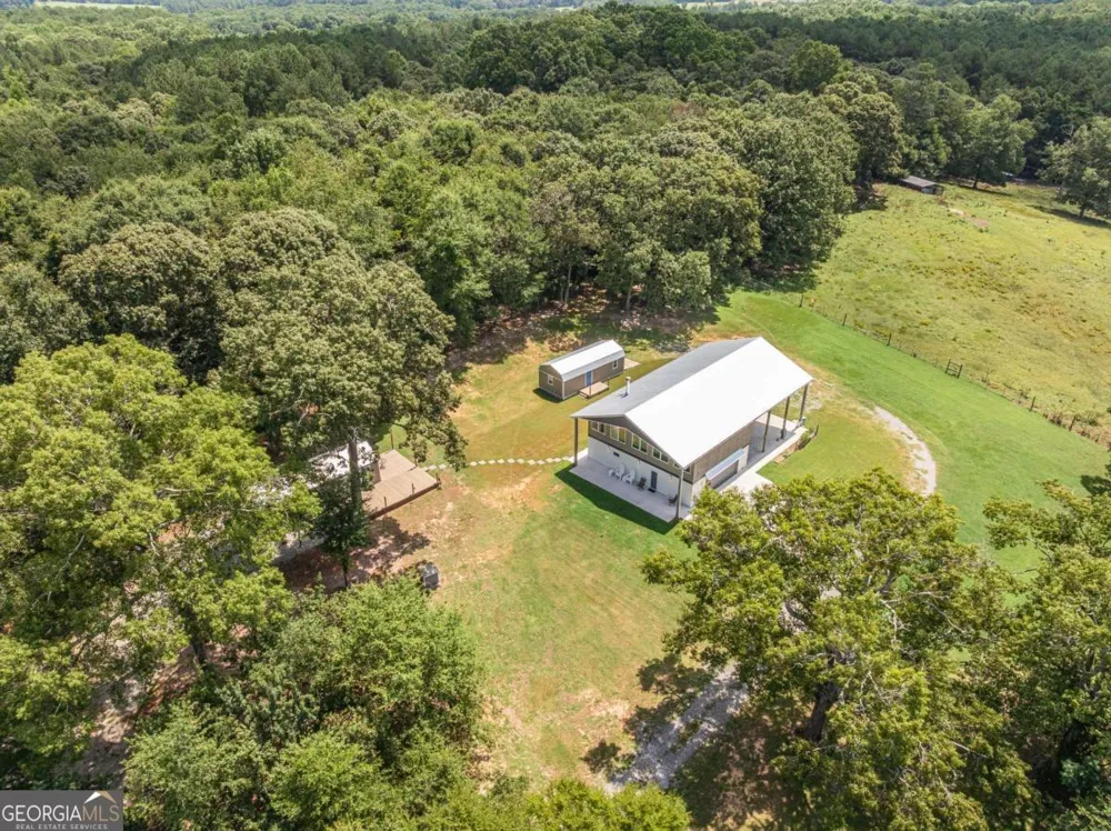 2003 Highway 323 Gillsville, GA 30543