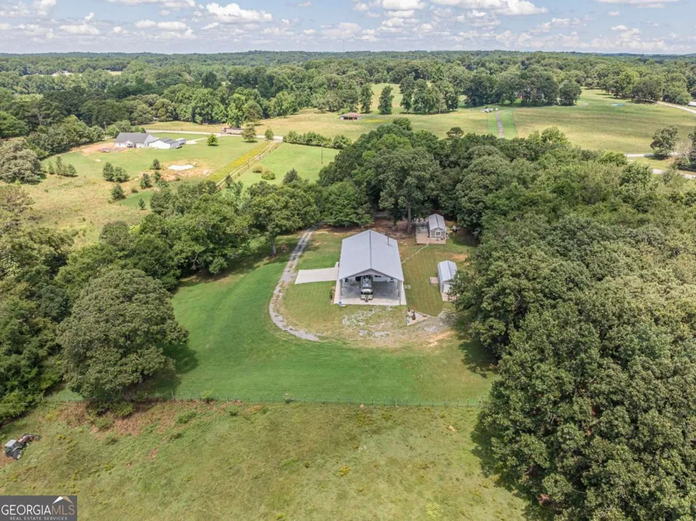 2003 Highway 323 Gillsville, GA 30543