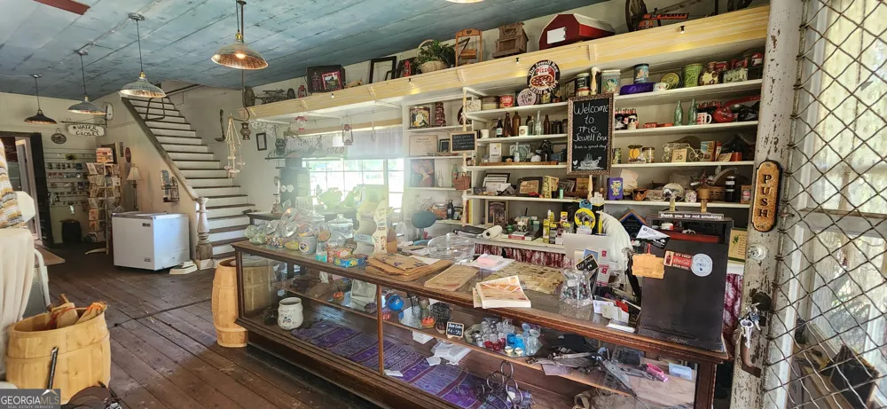 10746 Macon HWY jewell, GA 31045