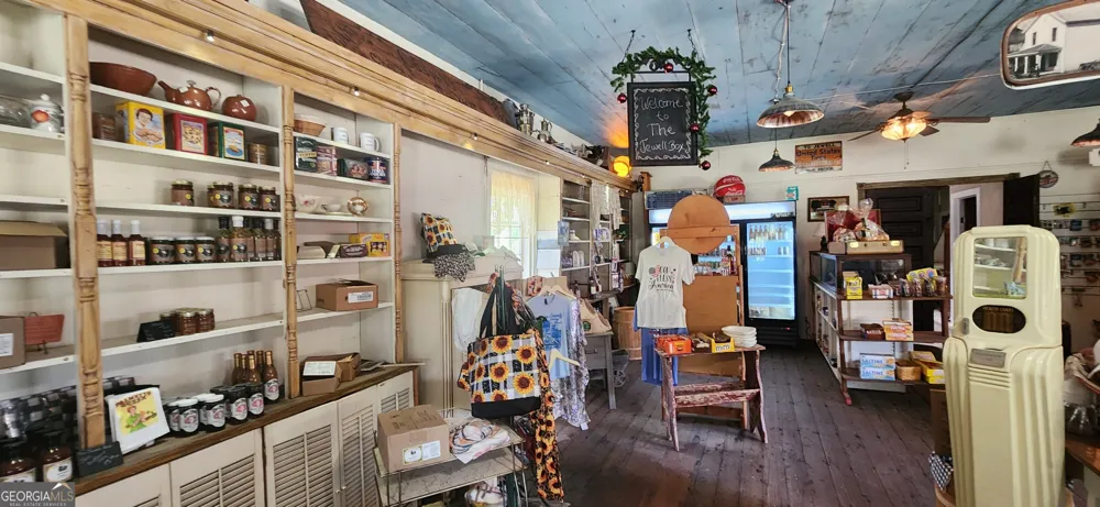 10746 Macon HWY jewell, GA 31045