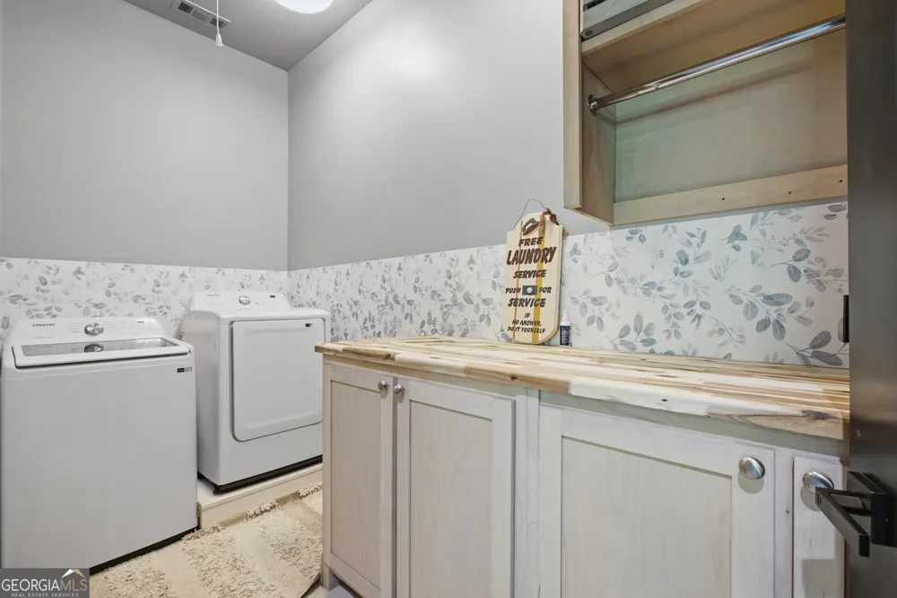 593/525 Amy's Creek RD Clarkesville, GA 30523