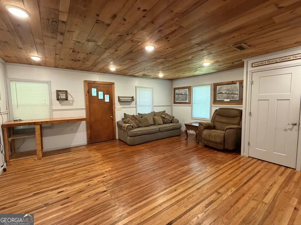 593/525 Amy's Creek RD Clarkesville, GA 30523