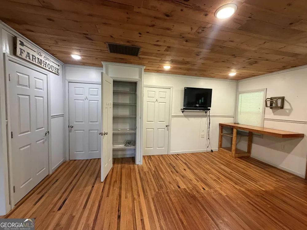 593/525 Amy's Creek RD Clarkesville, GA 30523
