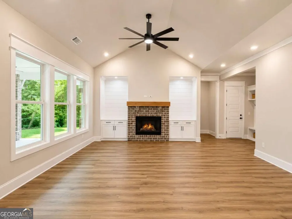 91 LENTEN ROSE LN Pendergrass, GA 30567