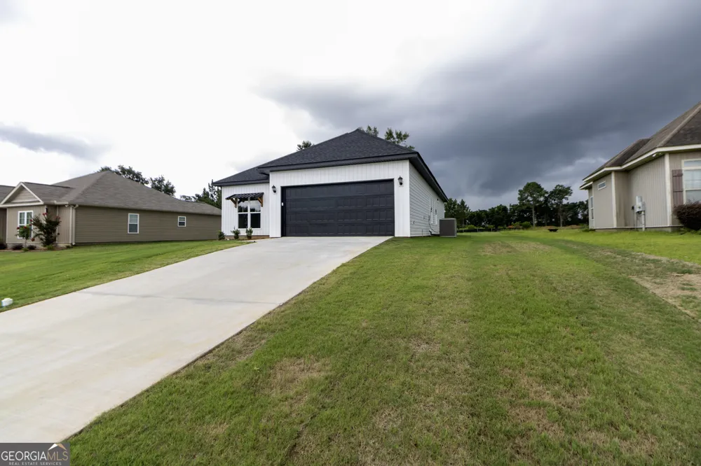 67 Cole DR Hawkinsville, GA 31036