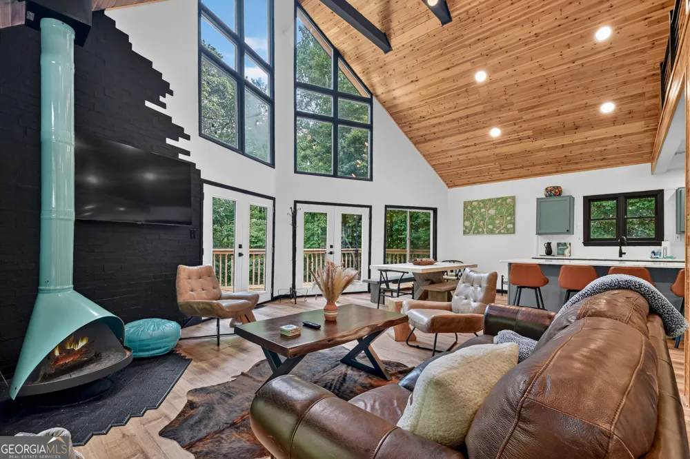2 Watson Gap RD Mineral Bluff, GA 30559
