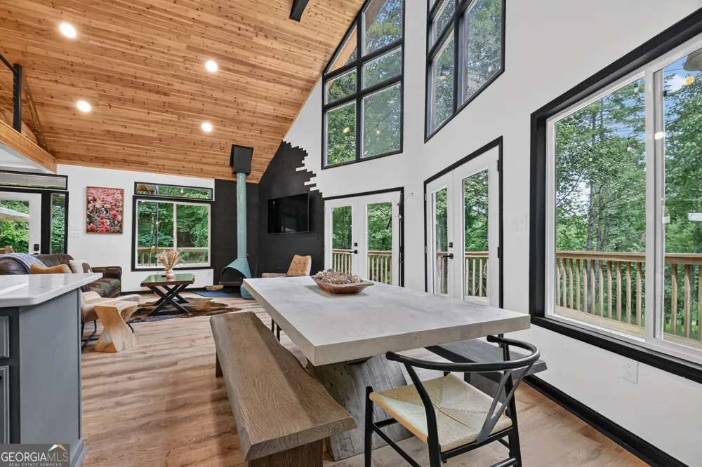 2 Watson Gap RD Mineral Bluff, GA 30559