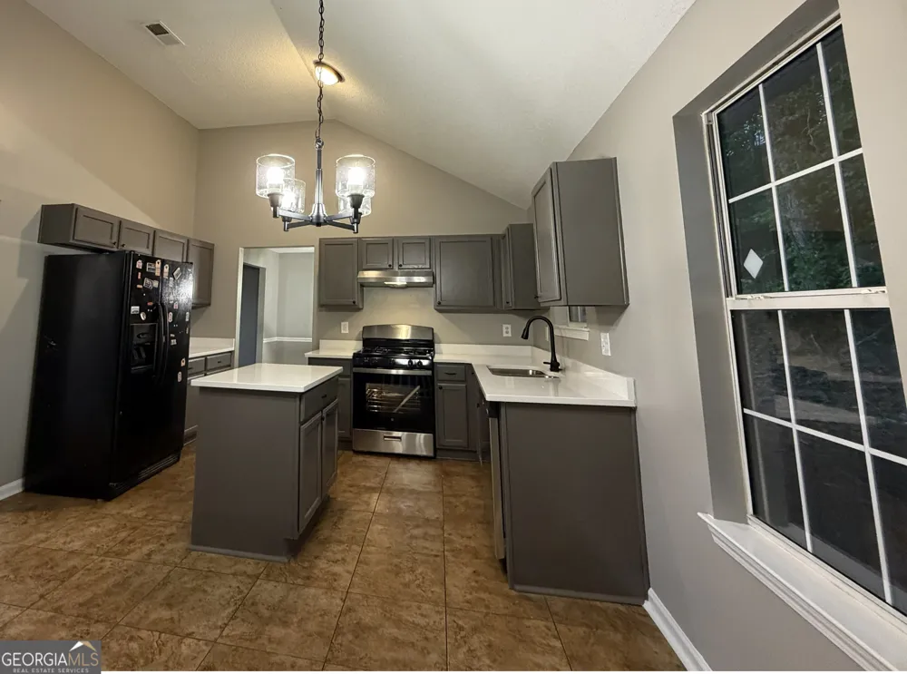 3917 Creek Shoals LN Ellenwood, GA 30294