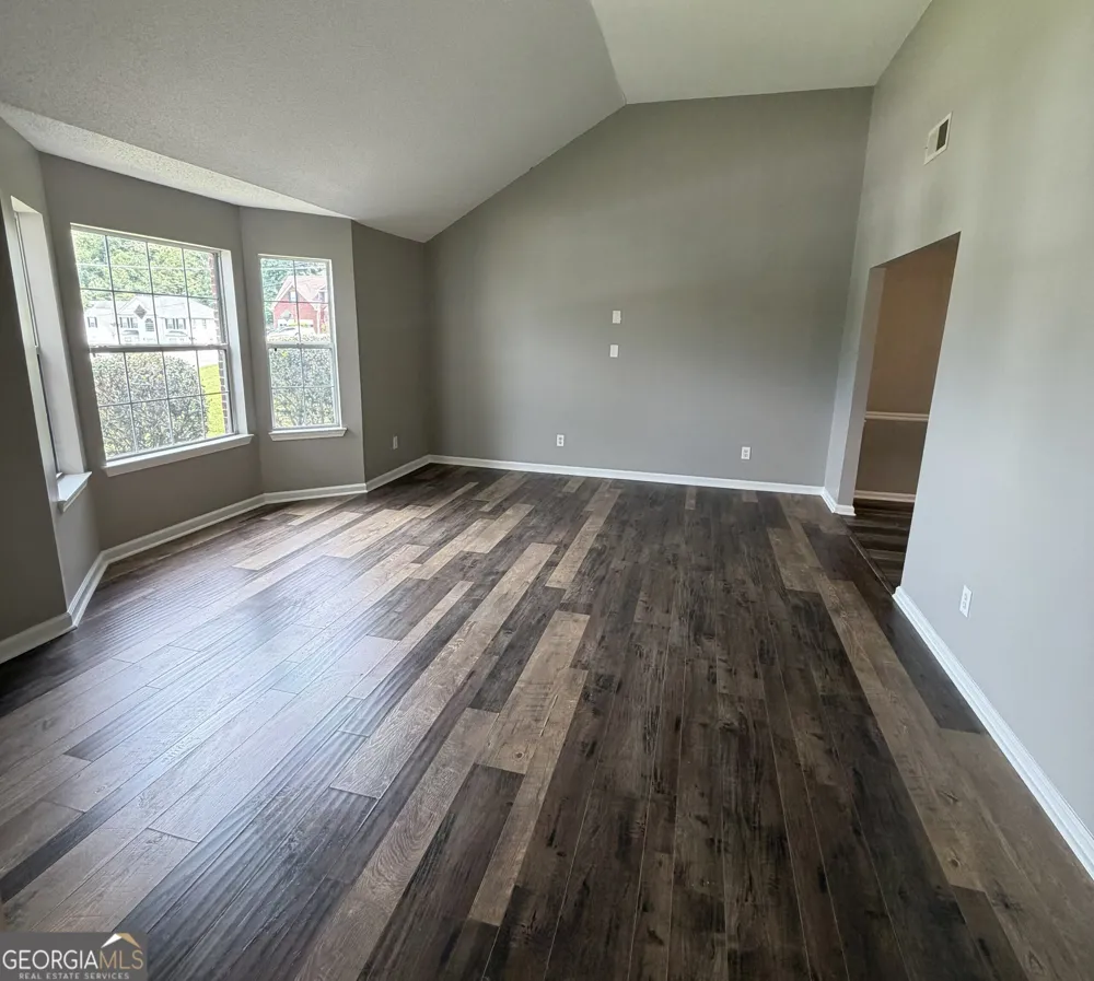 3917 Creek Shoals LN Ellenwood, GA 30294