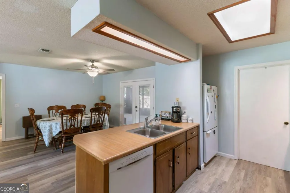 156 W Peach AVE Kingsland, GA 31548