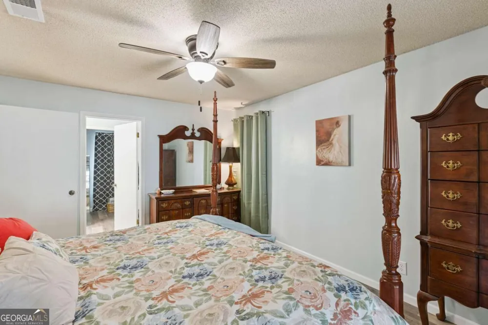 156 W Peach AVE Kingsland, GA 31548