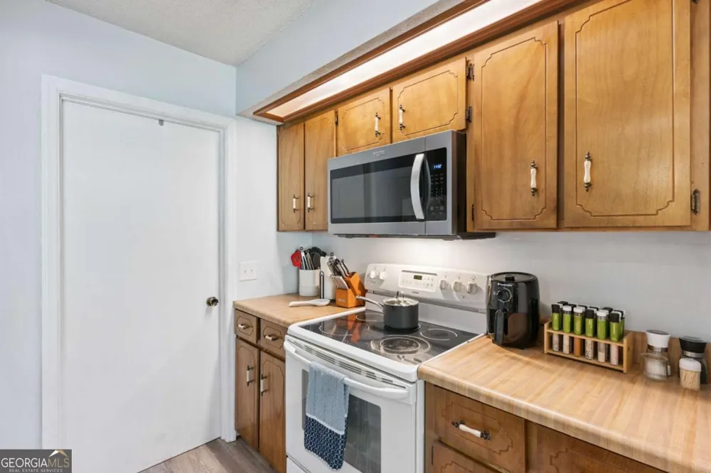 156 W Peach AVE Kingsland, GA 31548