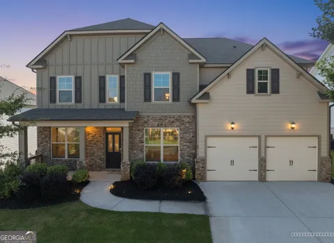 1221 Hawthorne CIR